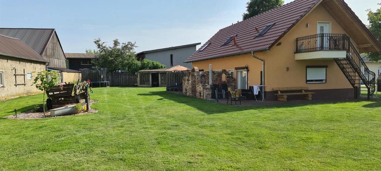 Ferienwohnung Am Muehlstein Lubben Exterior photo