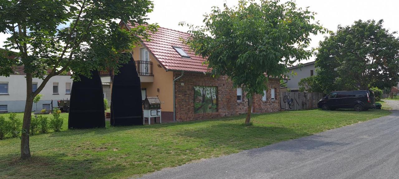 Ferienwohnung Am Muehlstein Lubben Exterior photo