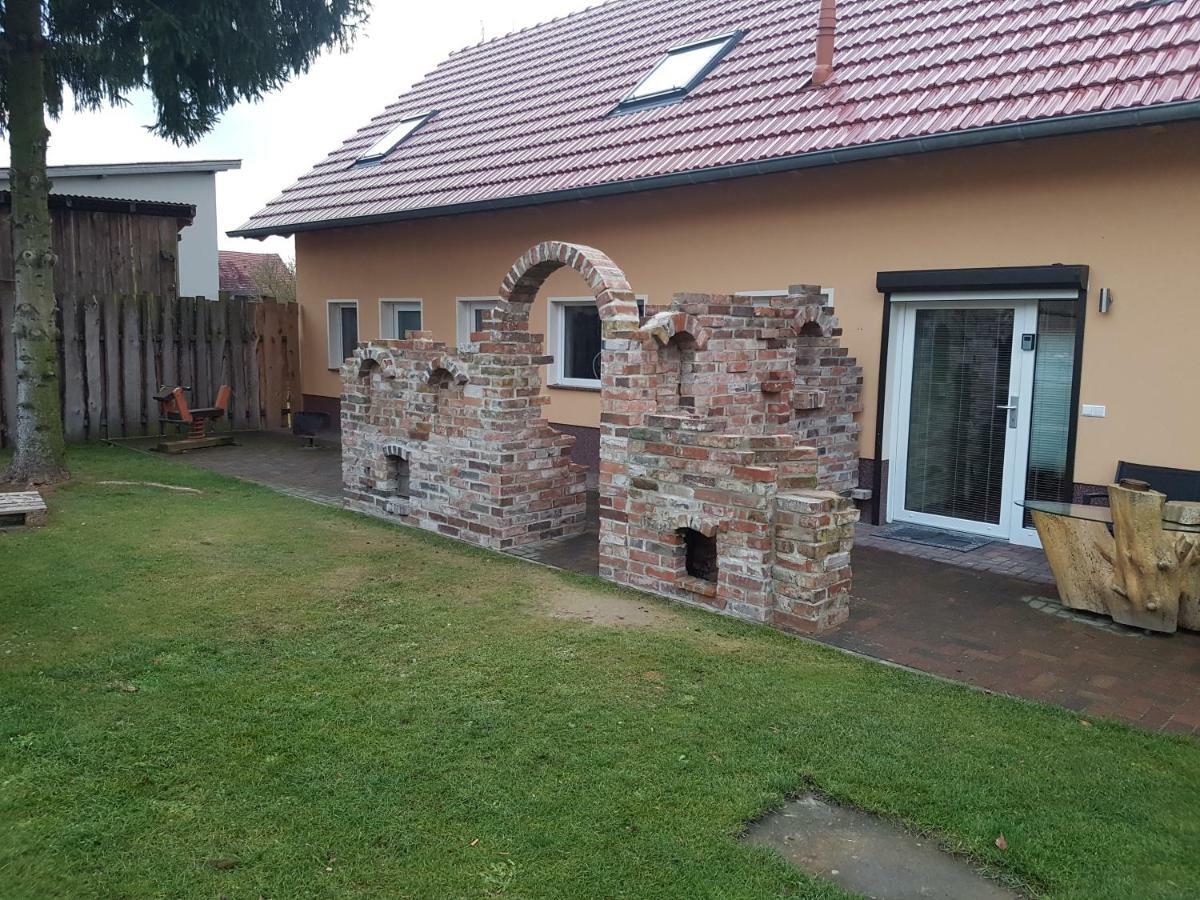 Ferienwohnung Am Muehlstein Lubben Exterior photo