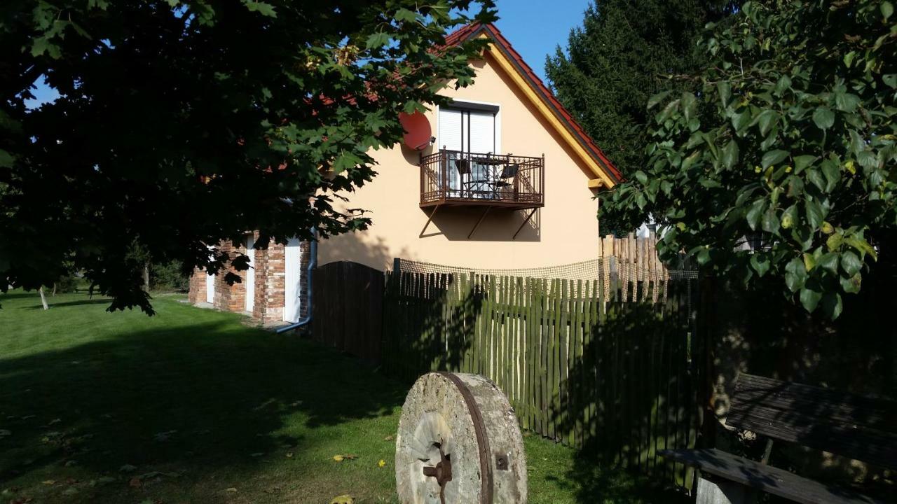 Ferienwohnung Am Muehlstein Lubben Exterior photo